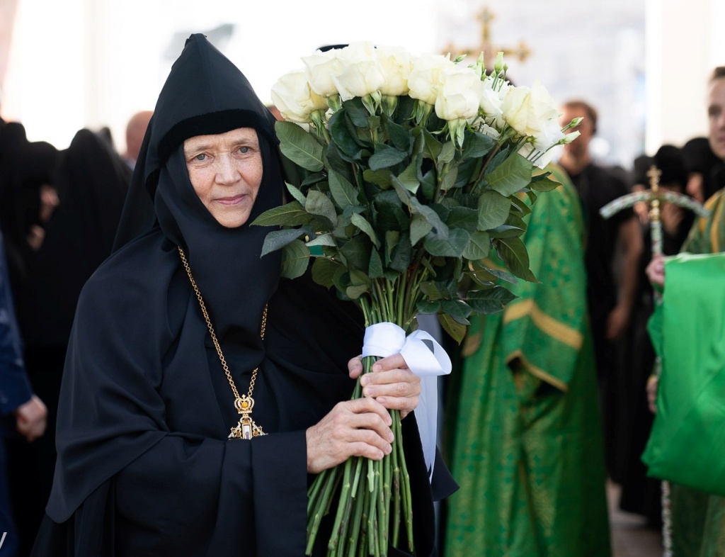 в текст